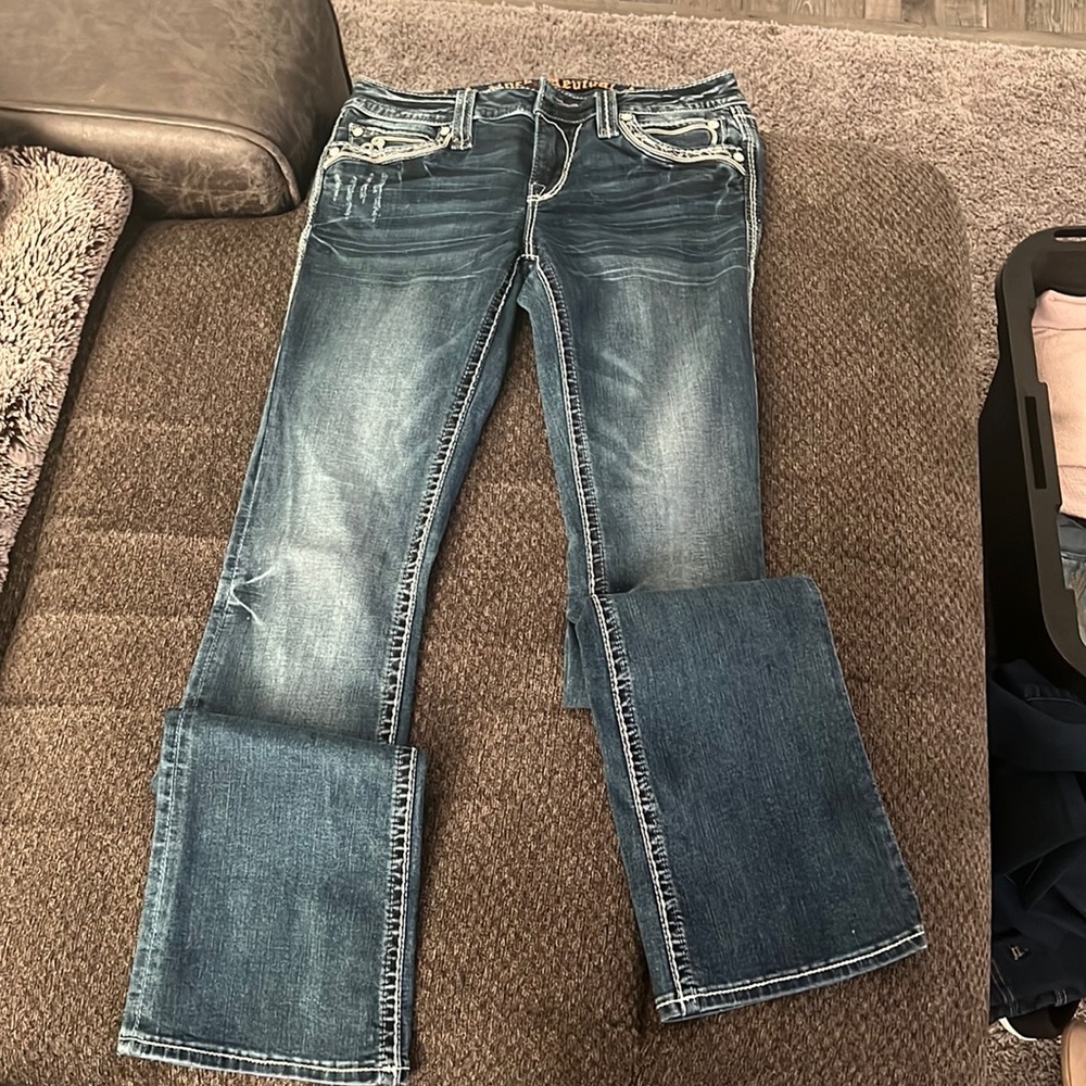 Rocker Revival jeans. Dark blue wash.